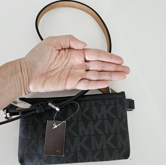 Michael Kors Fanny Pack Belt bag, Size L NWT - Picture 6 of 8